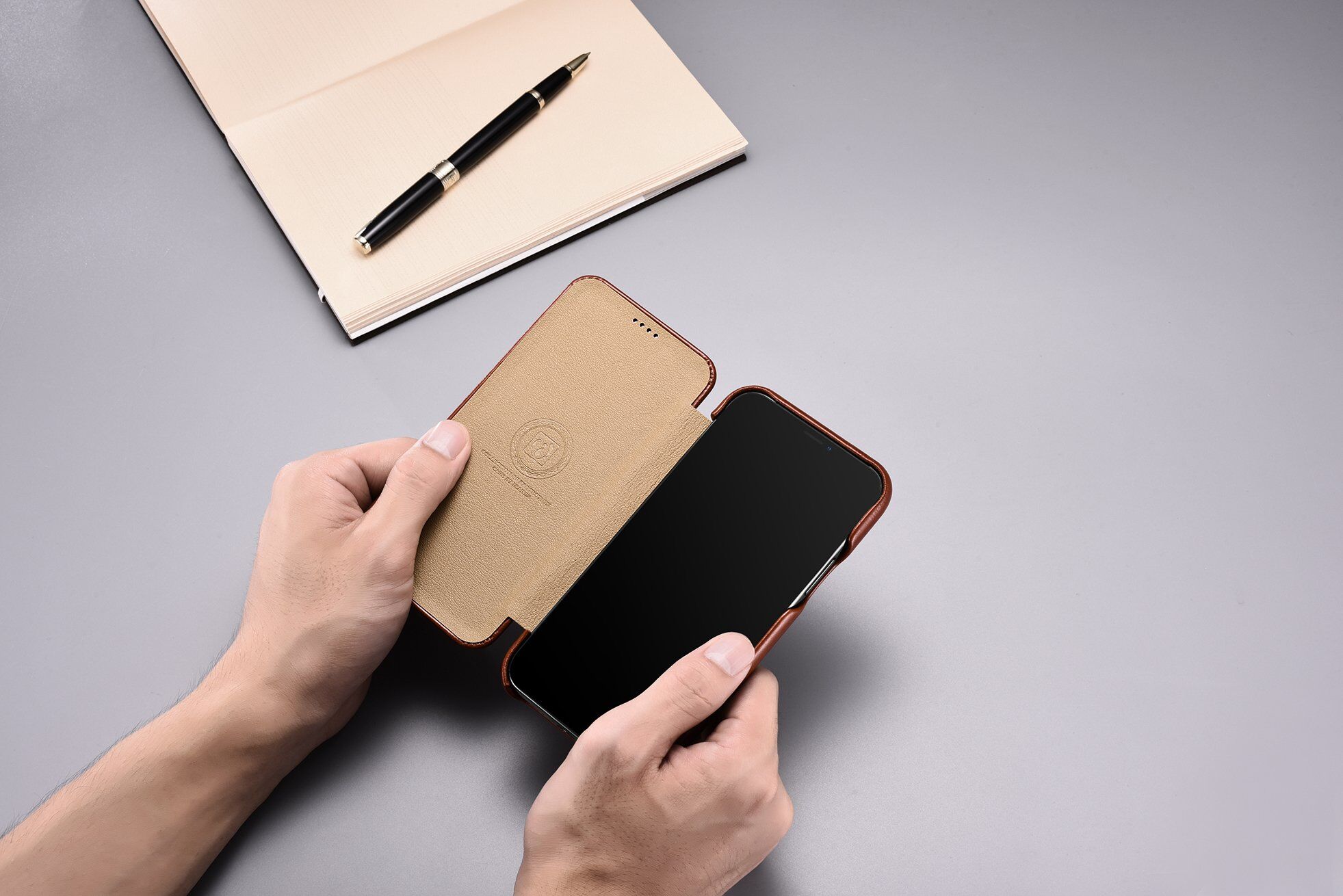 Icarer skórzany pokrowiec flip do iPhone 11 Pro - kakaowo-brązowy
