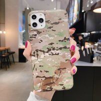 Etui z miękkiego plastiku ze wzorem kamuflaż do iPhone 11 Pro Max - brązowe