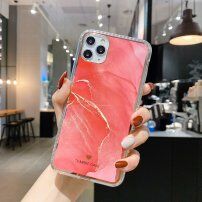 Etui marmurowe odporne na uderzenia do iPhone 12 / 12 Pro - koralowy