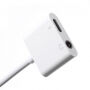 Redukcja z lightning i jack 3.5 złączem do ładowania i jednoczesnego słuchania muzyki dla iPhone - biała