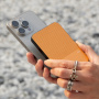 Native Union (Re)Classic bezprzewodowa ładowarka MagSafe z portem USB-C - 5 000 mAh - musztardowy