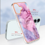Marmurowe etui ochronne do iPhone'a 16 - różowo-fioletowe