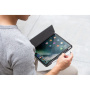 Etui UNIQ Moven z podstawką origami i miejscem na Apple Pencil do iPada 10,9" (2022) / 11" (2025) - różowe