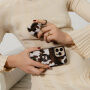 Etui Burga ze wzorem i karabińczykiem do AirPods 4 / 5 - Celestial