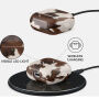 Etui Burga ze wzorem i karabińczykiem do AirPods 4 / 5 - Celestial