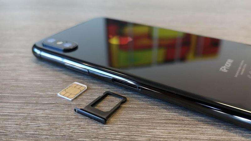 Jak aktywować eSIM w iPhonie? Korzystanie z dwóch numerów na jednym urządzeniu.