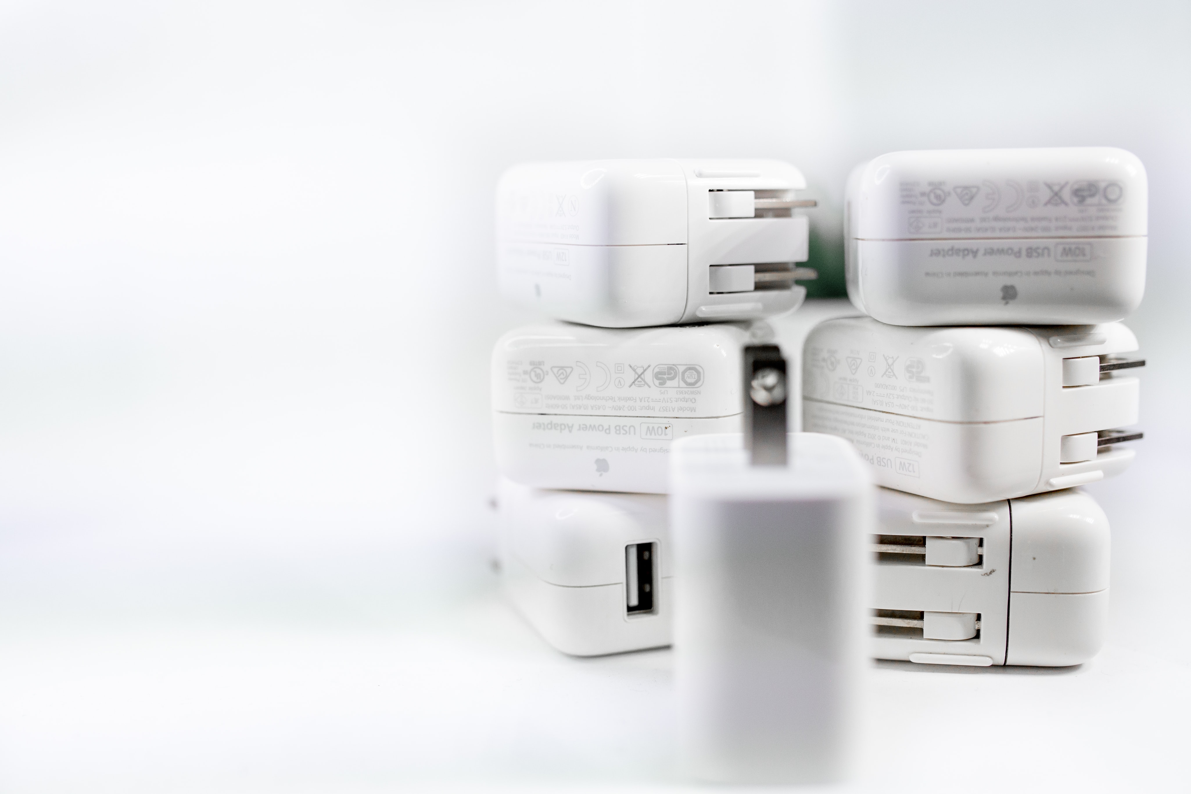 Ładowarki Qualcomm QC i&nbsp;Power Delivery – jaka jest różnica?
