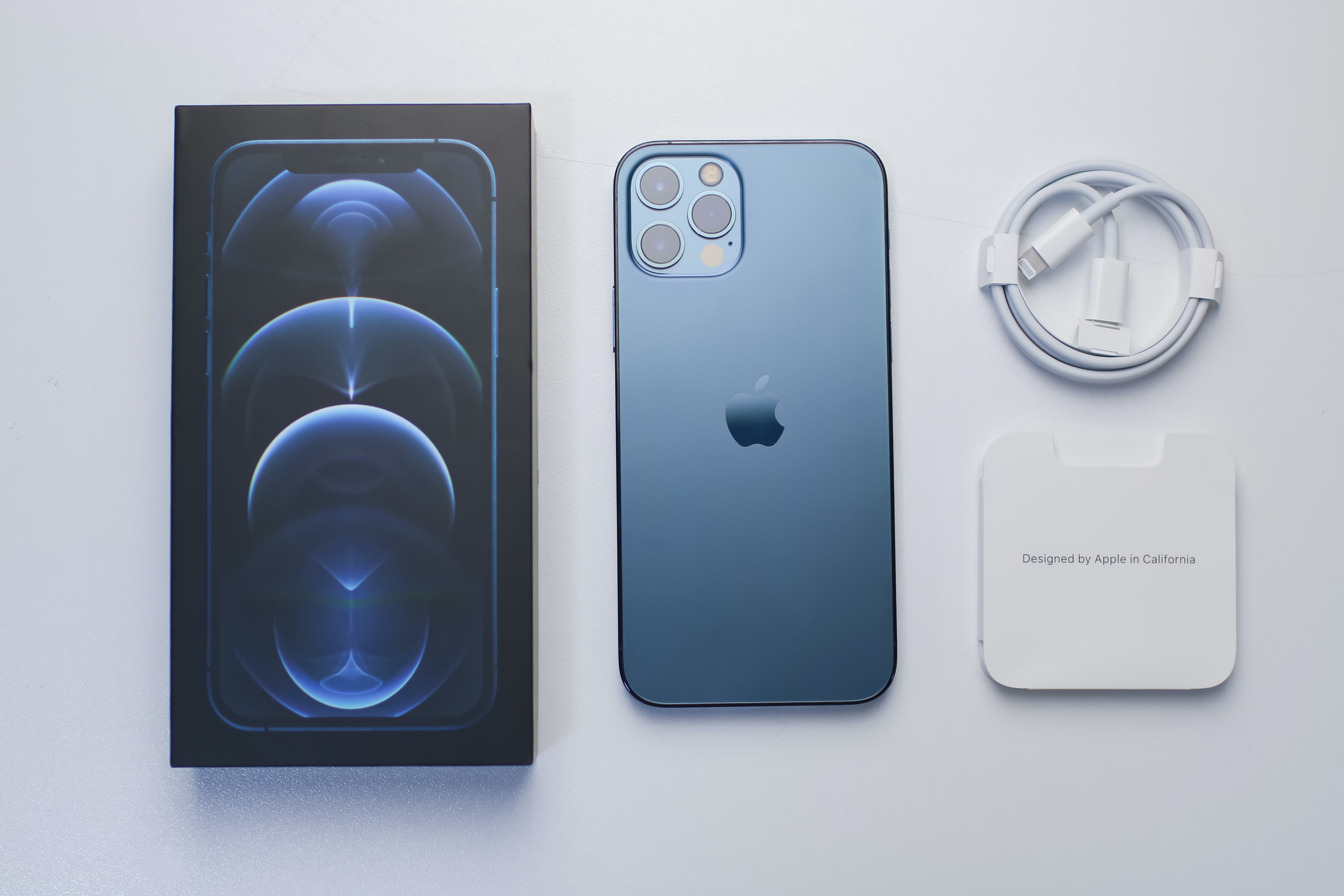 Co zawiera opakowanie iPhone’a?