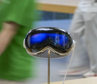 Apple naprawdę poważnie podchodzi do&nbsp;AR/VR – przygotowuje aż 6 nowych urządzeń „nakładanych na&nbsp;głowę”!