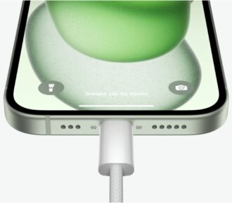 Instrukcja: Jak używać iPhone’a&nbsp;jako powerbanku i&nbsp;ładować nim słuchawki AirPods, Apple Watch lub nawet drugi iPhone?